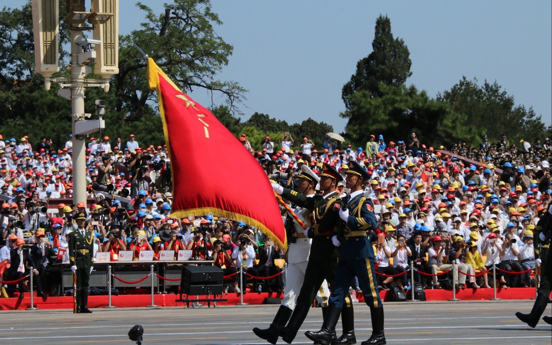 女子足球注重身体对抗训练提升整体抗压水平,女子足球运动